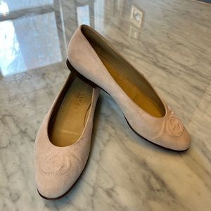 Vintage Gucci monogram nude suede flats size 38